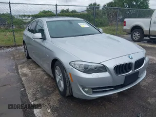 2011 BMW 5 Series 528i with VIN WBAFR1C59BDV76532, listed as a IAAI auction lot 41976374 with 135,732 mi miles and . Bid and sale history available at carsss.com. Image 1.
