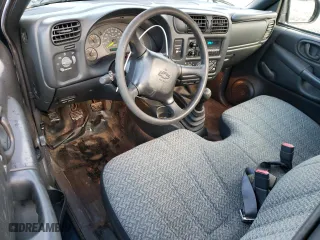 2000 Chevrolet S-10 LS with VIN 1GCCS1449Y8130785, listed as a Copart auction lot 47471365 with 75,343 mi miles and Salvage Title. Bid and sale history available at carsss.com. Image 8.