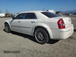 2008 Chrysler 300 Touring with VIN 2C3LK53G18H262098, listed as a Copart auction lot 46910935 with 92,052 mi miles and Salvage Title. Bid and sale history available at carsss.com. Image 2.