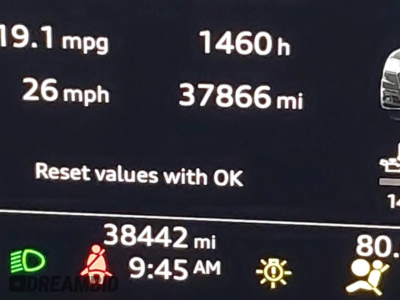 2019 Audi A8 L with VIN WAU8DAF8XKN013139, listed as a IAAI auction lot 41662195 with 38,442 mi miles. Bid and sale history available at carsss.com. Image 15.