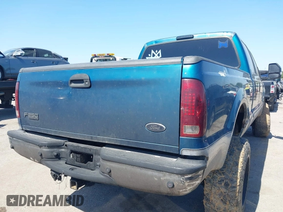 2002 Ford F-250 XL с VIN 1FTNW21FX2ED61521, выставлен на аукционе IAAI как лот 42238542 с пробегом Не указан миль и . История ставок и продаж доступна на DreamBid. Изображение 4.