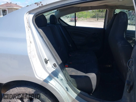 2016 Nissan Versa SV z VIN 3N1CN7AP5GL915381, wystawiony jako IAAI lot #42334410 z przebiegiem 86 373 mil mil oraz . Historia ofert i sprzedaży dostępna na DreamBid. Obrazek 8.