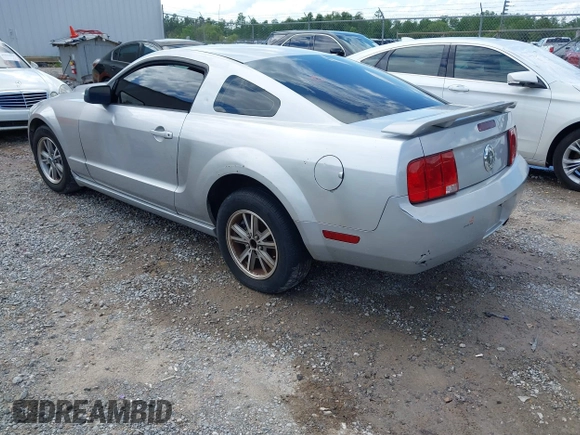 2005 Ford Mustang Deluxe z VIN 1ZVFT80N855148982, wystawiony jako IAAI lot #42251052 z przebiegiem 227 266 mil mil oraz . Historia ofert i sprzedaży dostępna na DreamBid. Obrazek 3.