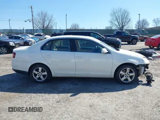 2008 Volkswagen Jetta Sedan SE with VIN 3VWRM71K68M070130, listed as a IAAI auction lot 41751450 with 217,598 mi miles. Bid and sale history available at carsss.com. Image 14.