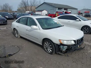 2008 Hyundai Azera Limited with VIN KMHFC46F18A306212, listed as a IAAI auction lot 42025792 with 230,350 mi miles. Bid and sale history available at carsss.com. Image 1.