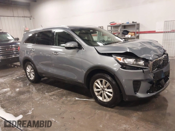 2020 Kia Sorento LX with VIN 5XYPGDA32LG663708, listed as a IAAI auction lot 41172341 with 61,729 mi miles. Bid and sale history available at carsss.com. Image 1.