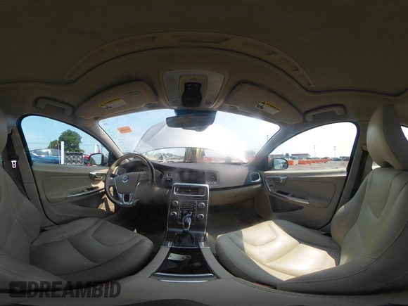 2016 Volvo S60 T5 Premier z VIN YV1612TK4G1394049, wystawiony jako IAAI lot #42491627 z przebiegiem 80 954 mil mil oraz . Historia ofert i sprzedaży dostępna na DreamBid. Obrazek 18.