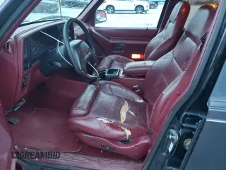 1993 Ford Explorer Eddie Bauer z VIN 1FMDU34X3PUA53417, wystawiony jako Copart lot #81772274 z przebiegiem 724 721 mil mil oraz Szkoda całkowita • Salvage title. Historia ofert i sprzedaży dostępna na DreamBid. Obrazek 7.