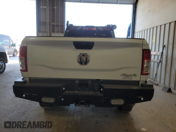 2022 Ram 2500 Tradesman with VIN 3C6UR5HL7NG335589, listed as a Copart auction lot 74685474 with 59,901 mi miles and Salvage title. Bid and sale history available at DreamBid. Image 6.