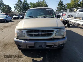 2000 Ford Explorer XLT z VIN 1FMDU83P1YZC26628, wystawiony jako Copart lot #69201664 z przebiegiem 219 384 mil mil oraz Nie do naprawy • Non repairable. Historia ofert i sprzedaży dostępna na DreamBid. Obrazek 5.