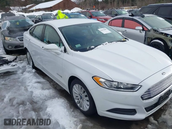 2014 Ford Fusion SE Hybrid with VIN 3FA6P0LU7ER395795, listed as a IAAI auction lot 41515505 with 58,037 mi miles. Bid and sale history available at carsss.com. Image 1.