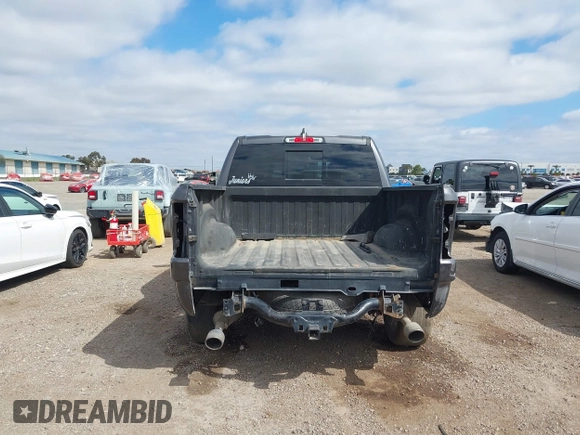 2019 Ram 1500 Big Horn z VIN 1C6RREFT3KN601556, wystawiony jako IAAI lot #41862219 z przebiegiem 110 706 mil mil oraz . Historia ofert i sprzedaży dostępna na DreamBid. Obrazek 16.