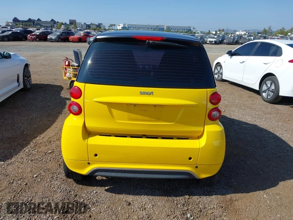2015 Smart fortwo Passion с VIN WMEEJ3BA4FK807372, выставлен на аукционе IAAI как лот 42586849 с пробегом 229 904 миль миль и . История ставок и продаж доступна на DreamBid. Изображение 17.