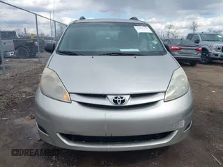 2010 Toyota Sienna CE with VIN 5TDKK4CC1AS339607, listed as a IAAI auction lot 41891135 with 261,666 mi miles. Bid and sale history available at carsss.com. Image 12.