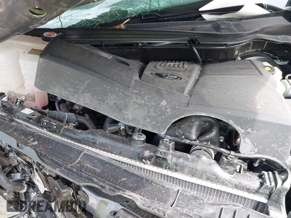2025 Toyota Tundra Limited with VIN 5TFJA5DB2SX257293, listed as a IAAI auction lot 42742408 with 7,629 mi miles and . Bid and sale history available at DreamBid. Image 10.