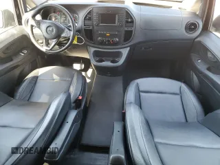 2018 Mercedes-Benz Metris Passenger z VIN WD4PG2EE4J3492287, wystawiony jako Copart lot #59262915 z przebiegiem 252 020 mil mil oraz Czysty tytuł • Clean title. Historia ofert i sprzedaży dostępna na DreamBid. Obrazek 8.