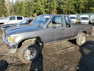 1993 Toyota Pickup DLX z VIN 4TAVN13D0PZ123357, wystawiony jako Copart lot #84747704 z przebiegiem 262 443 mil mil oraz Czysty tytuł • Clean title. Historia ofert i sprzedaży dostępna na DreamBid. Obrazek 1.