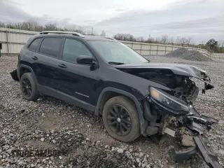 2020 Jeep Cherokee Latitude with VIN 1C4PJLCX3LD503427, listed as a Copart auction lot 50304915 with 29,541 mi miles and Salvage title. Bid and sale history available at DreamBid. Image 4.