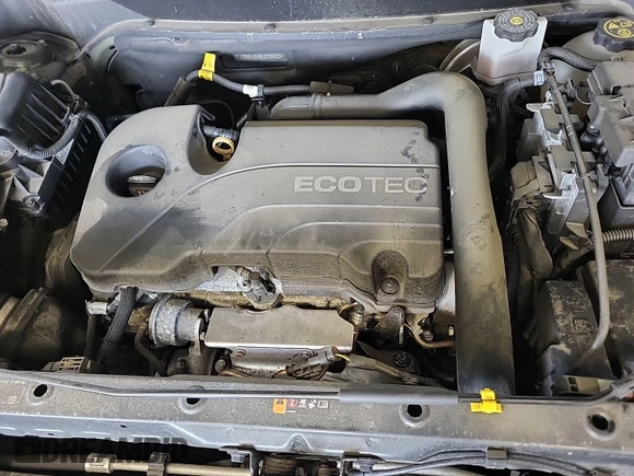 2020 Chevrolet Equinox LT with VIN 2GNAXJEV5L6235622, listed as a IAAI auction lot 42843936 with 65,504 mi miles and . Bid and sale history available at DreamBid. Image 4.