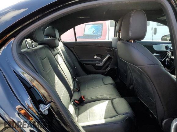 2019 Mercedes-Benz A 220 z VIN WDD3G4EB6KW005641, wystawiony jako Copart lot #51456575 z przebiegiem 47 719 mil mil oraz Szkoda całkowita • Salvage title. Historia ofert i sprzedaży dostępna na DreamBid. Obrazek 10.