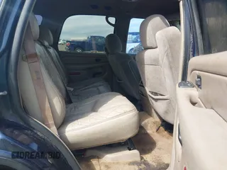 2004 Chevrolet Tahoe LT with VIN 1GNEC13Z84R209220, listed as a IAAI auction lot 41867643 with 385,229 mi miles. Bid and sale history available at carsss.com. Image 8.