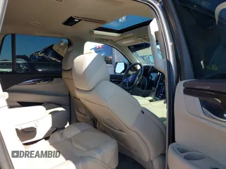 2017 Cadillac Escalade Premium Luxury z VIN 1GYS4CKJ6HR239428, wystawiony jako IAAI lot #42221451 z przebiegiem 87 421 mil mil oraz . Historia ofert i sprzedaży dostępna na DreamBid. Obrazek 8.