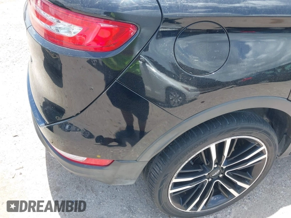 2018 Lincoln MKC Reserve with VIN 5LMTJ3DH7JUL07101, listed as a IAAI auction lot 42525914 with 48,615 mi miles and . Bid and sale history available at DreamBid. Image 6.