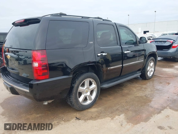 2014 Chevrolet Tahoe LTZ z VIN 1GNSCCE04ER141920, wystawiony jako IAAI lot #41484239 z przebiegiem 98 855 mil mil oraz . Historia ofert i sprzedaży dostępna na DreamBid. Obrazek 4.