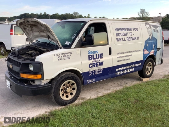 2013 Chevrolet Express Cargo z VIN 1GCSGAFX0D1173242, wystawiony jako IAAI lot #42792060 z przebiegiem 263 409 mil mil oraz . Historia ofert i sprzedaży dostępna na DreamBid. Obrazek 3.