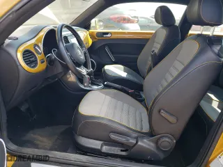 2018 Volkswagen Beetle Dune with VIN 3VWSD7AT4JM707547, listed as a Copart auction lot 64737064 with 0 mi miles and Salvage Title. Bid and sale history available at carsss.com. Image 7.