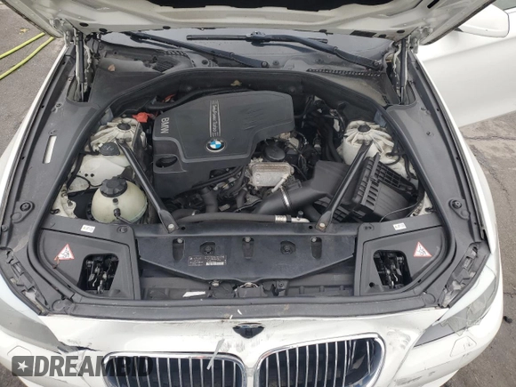 2013 BMW 5 Series 528i xDrive z VIN WBAXH5C51DD106531, wystawiony jako Copart lot #57631545 z przebiegiem 133 926 mil mil oraz Szkoda całkowita • Salvage title. Historia ofert i sprzedaży dostępna na DreamBid. Obrazek 11.