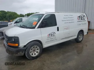 2013 Chevrolet Express Cargo z VIN 1GCSGAFX1D1133445, wystawiony jako Copart lot #56879675 z przebiegiem 201 501 mil mil oraz Tytuł czysty. Historia ofert i sprzedaży dostępna na DreamBid. Obrazek 1.