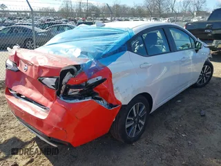 2022 Nissan Versa SV z VIN 3N1CN8EV0NL839211, wystawiony jako IAAI lot #41362397 z przebiegiem 7 670 mil mil oraz . Historia ofert i sprzedaży dostępna na DreamBid. Obrazek 4.