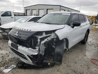 2024 Mitsubishi Outlander SE z VIN JA4J4VA86RZ041147, wystawiony jako Copart lot #85113194 z przebiegiem 28 368 mil mil oraz Szkoda całkowita • Salvage title. Historia ofert i sprzedaży dostępna na DreamBid. Obrazek 1.