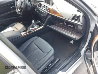 2014 BMW 3 Series 328i xDrive с VIN WBA3B5C58EP543698, выставлен на аукционе IAAI как лот 42417625 с пробегом 237 150 миль миль и . История ставок и продаж доступна на DreamBid. Изображение 5.
