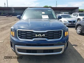 2025 Kia Telluride S with VIN 5XYP64GC6SG581215, listed as a IAAI auction lot 42295271 with 17,941 mi miles and . Bid and sale history available at DreamBid. Image 12.