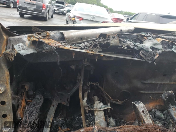 2001 Chevrolet Suburban LT with VIN 3GNGK26U11G234408, listed as a Copart auction lot 60958245 with Not provided miles and Salvage title. Bid and sale history available at DreamBid. Image 9.