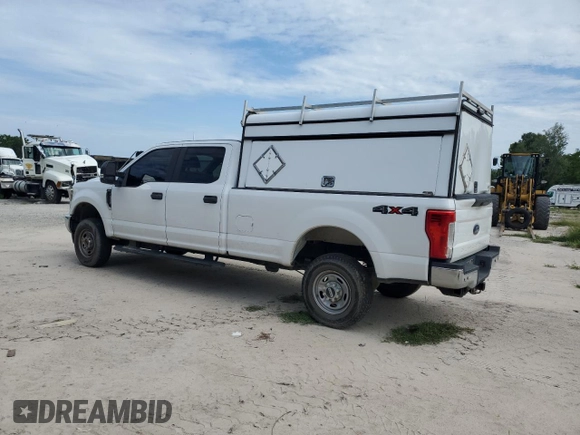 2018 Ford F-250 XL with VIN 1FT7W2B64JEC03990, listed as a Copart auction lot 61021315 with 208,711 mi miles and Clean title. Bid and sale history available at DreamBid. Image 2.