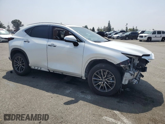 2024 Lexus NX 350h Premium z VIN JTJGKCEZ5R2019644, wystawiony jako Copart lot #59751085 z przebiegiem Nie podano mil oraz Szkoda całkowita • Salvage title. Historia ofert i sprzedaży dostępna na DreamBid. Obrazek 4.
