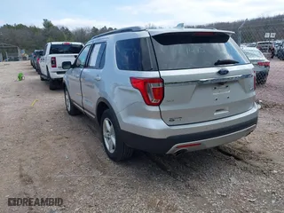 2017 Ford Explorer XLT with VIN 1FM5K8D88HGA32272, listed as a IAAI auction lot 41897475 with 166,846 mi miles. Bid and sale history available at carsss.com. Image 3.
