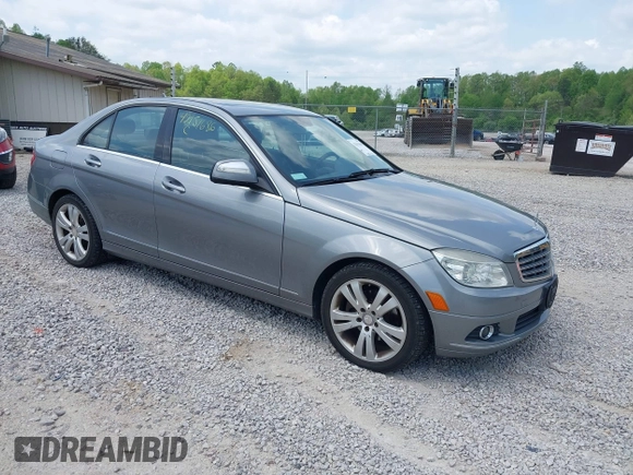 2009 Mercedes-Benz C 300 Sport z VIN WDDGF81X39F208736, wystawiony jako IAAI lot #42151686 z przebiegiem 131 582 mil mil oraz . Historia ofert i sprzedaży dostępna na DreamBid. Obrazek 1.