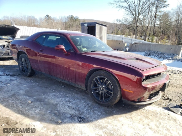 2019 Dodge Challenger SXT with VIN 2C3CDZGG7KH640086, listed as a Copart auction lot 42750095 with 21,803 mi miles and Salvage Title. Bid and sale history available at carsss.com. Image 4.