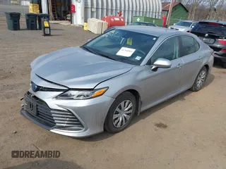 2022 Toyota Camry Hybrid LE with VIN 4T1C31AK9NU595842, listed as a IAAI auction lot 41764564 with 33,783 mi miles. Bid and sale history available at carsss.com. Image 17.