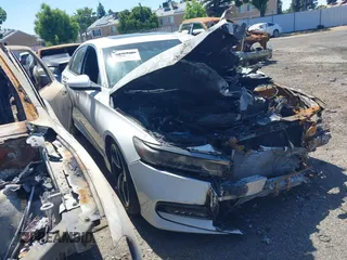 2019 Honda Accord Sport z VIN 1HGCV2F3XKA002719, wystawiony jako IAAI lot #39345714 z przebiegiem Nie podano mil oraz . Historia ofert i sprzedaży dostępna na DreamBid. Obrazek 1.