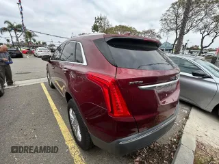 2017 Cadillac XT5 Luxury FWD z VIN 1GYKNBRS9HZ318436, wystawiony jako Copart lot #55539415 z przebiegiem 66 391 mil mil oraz Szkody całkowita. Historia ofert i sprzedaży dostępna na DreamBid. Obrazek 3.