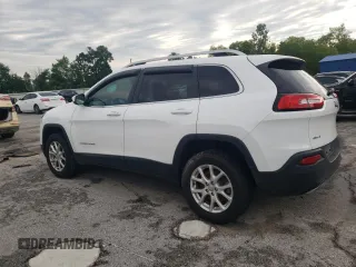 2017 Jeep Cherokee Latitude z VIN 1C4PJMCS5HD226281, wystawiony jako Copart lot #60080625 z przebiegiem 106 777 mil mil oraz Szkoda całkowita • Salvage title. Historia ofert i sprzedaży dostępna na DreamBid. Obrazek 2.
