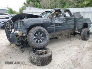 2005 GMC Sierra 2500HD SLE z VIN 1GTHK23245F866343, wystawiony jako Copart lot #53600465 z przebiegiem Nie podano mil oraz Nie do naprawy • Non repairable. Historia ofert i sprzedaży dostępna na DreamBid. Obrazek 1.