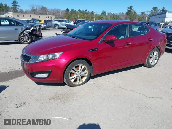 2013 Kia Optima LX z VIN 5XXGM4A78DG205737, wystawiony jako IAAI lot #42005695 z przebiegiem 104 784 mil mil oraz . Historia ofert i sprzedaży dostępna na DreamBid. Obrazek 2.