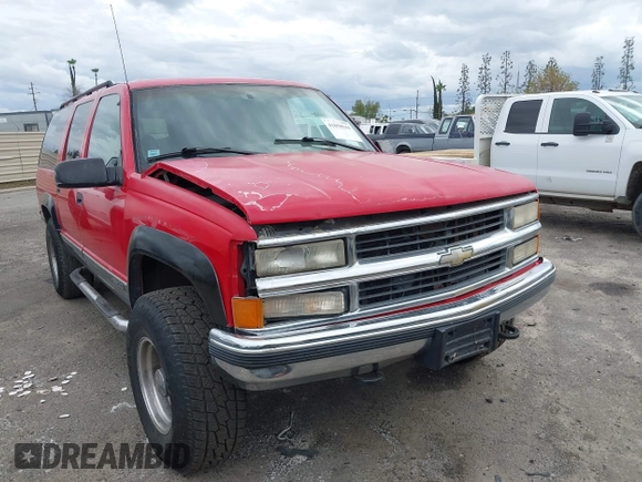 1996 Chevrolet Suburban with VIN 1GNGK26J6TJ327156, listed as a IAAI auction lot 41858544 with 195,532 mi miles. Bid and sale history available at carsss.com. Image 1.