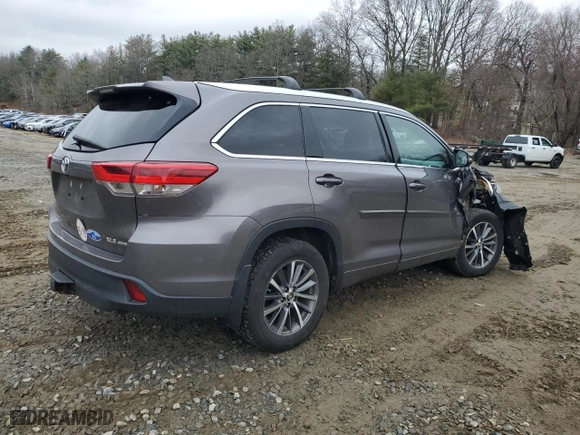 2018 Toyota Highlander SE with VIN 5TDJZRFH8JS887065, listed as a Copart auction lot 51237145 with 71,396 mi miles and Salvage Title. Bid and sale history available at carsss.com. Image 3.